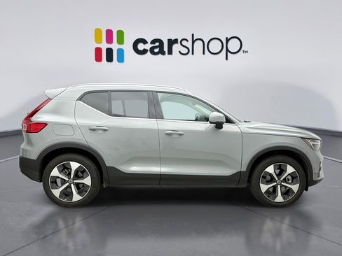 Used 2025 Volvo XC40 B5 Plus AWD/4WD image 6