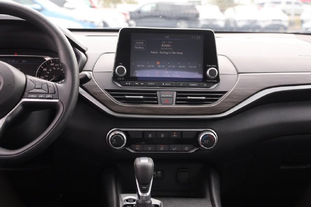 Certified 2025 Nissan Altima 2.5 SV FWD image 25