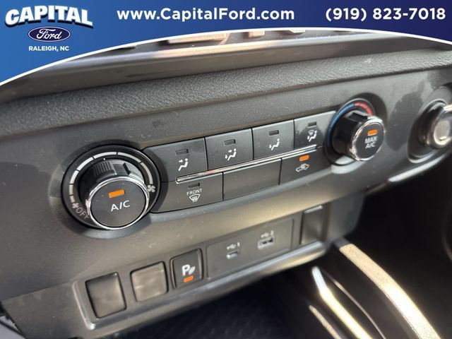 Used 2025 Nissan Frontier SV RWD image 29