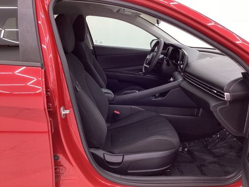 Used 2022 Hyundai Elantra SEL FWD image 15