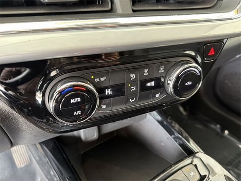 Certified 2025 Chevrolet Trax LT w/ LT Convenience Package image 26