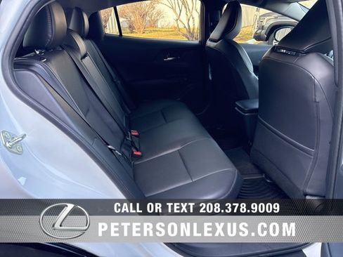 Used 2025 Toyota Prius AWD image 19