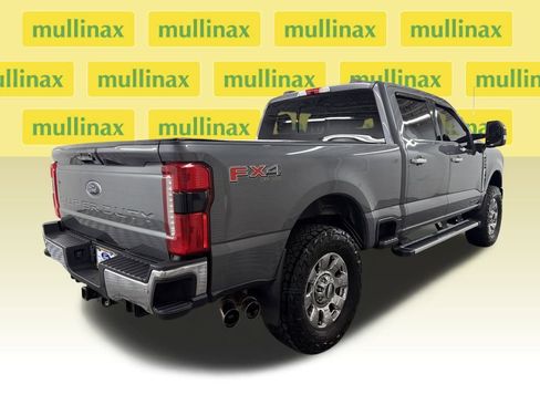 Used 2024 Ford F250 Lariat w/ Chrome Package image 3
