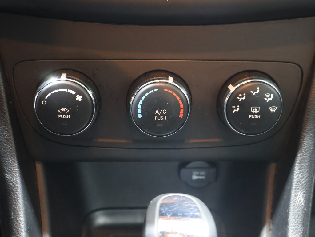 Used 2014 Dodge Avenger SE FWD image 24