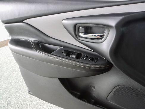 Used 2023 Nissan Murano SV FWD image 21