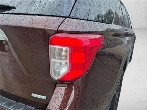 Used 2020 Ford Explorer XLT w/ Equipment Group 202A RWD image 11
