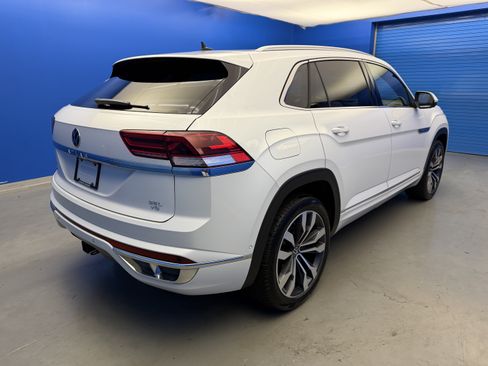 Used 2023 Volkswagen Atlas Cross Sport SEL Premium R-Line AWD/4WD image 7