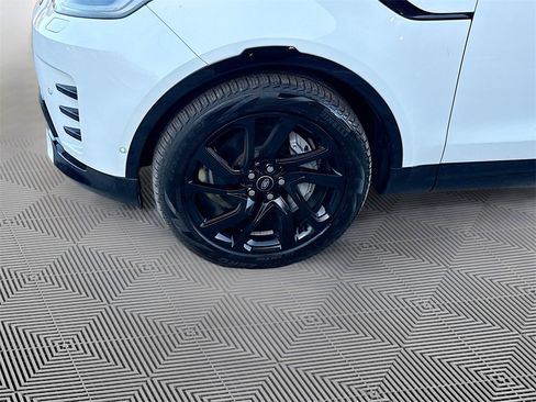 Used 2023 Land Rover Discovery S R-Dynamic image 34