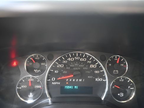 Used 2017 Chevrolet Express 3500 RWD image 23