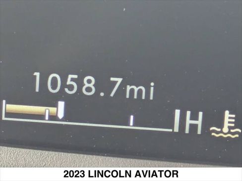 Used 2023 Lincoln Aviator Reserve w/ Equipment Group 201A AWD/4WD image 17