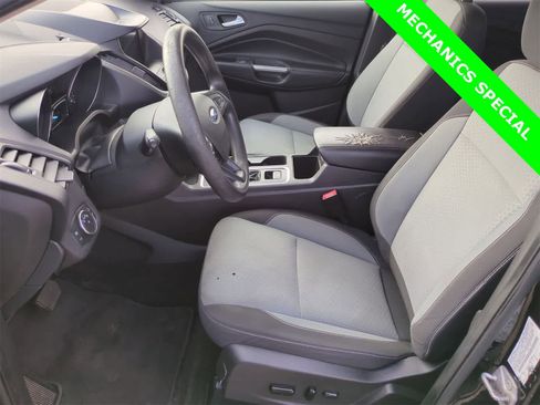 Used 2019 Ford Escape SE image 16