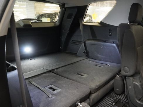 Used 2018 Chevrolet Traverse LT image 31