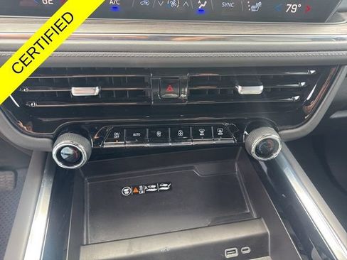 Used 2025 Chevrolet Suburban Z71 AWD/4WD image 13