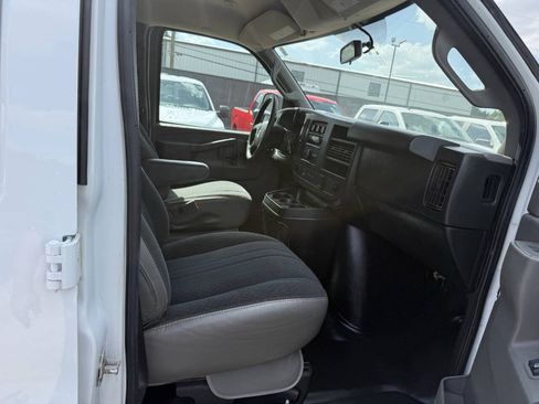 Used 2020 GMC Savana 2500 w/ Driver Convenience Package RWD image 9