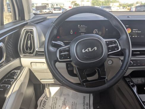 Used 2024 Kia Sorento S w/ Panoramic Sunroof Package FWD image 33