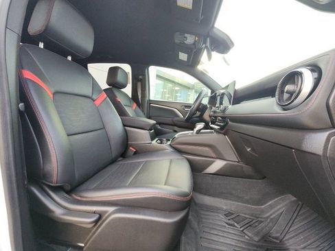 Used 2024 Chevrolet Colorado Z71 w/ Z71 Convenience Package 2 image 23