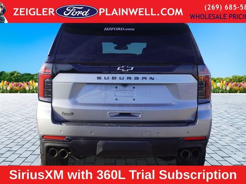 Used 2025 Chevrolet Suburban Z71 image 4