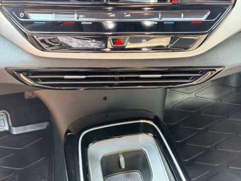 Used 2023 Volkswagen ID.4 Pro S image 16