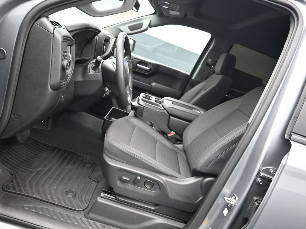 Used 2026 Chevrolet Silverado 1500 Custom w/ Turbomax Blackout Package RWD image 11