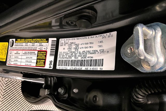 Used 2023 Toyota Tacoma SR AWD/4WD image 38
