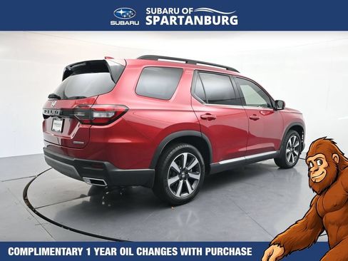 Used 2025 Honda Pilot Touring image 8