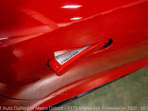 Used 2020 Jaguar F-TYPE R image 34