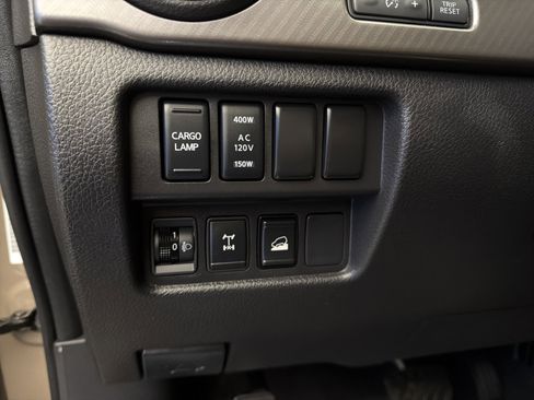 Used 2023 Nissan Titan PRO-4X w/ Pro-4x Convenience Package image 16