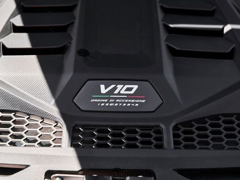 Used 2023 Lamborghini Huracan Sterrato image 29