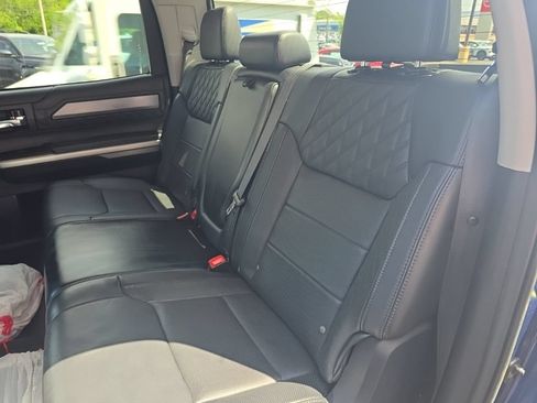 Used 2015 Toyota Tundra 4x4 CrewMax image 15