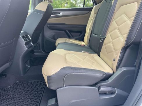 New 2026 Volkswagen Atlas Cross Sport SE FWD image 10