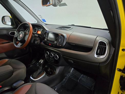 Used 2014 FIAT 500L Trekking w/ Popular Equipment Group image 23