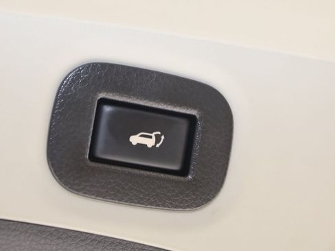 Used 2018 Nissan Rogue SL FWD image 43