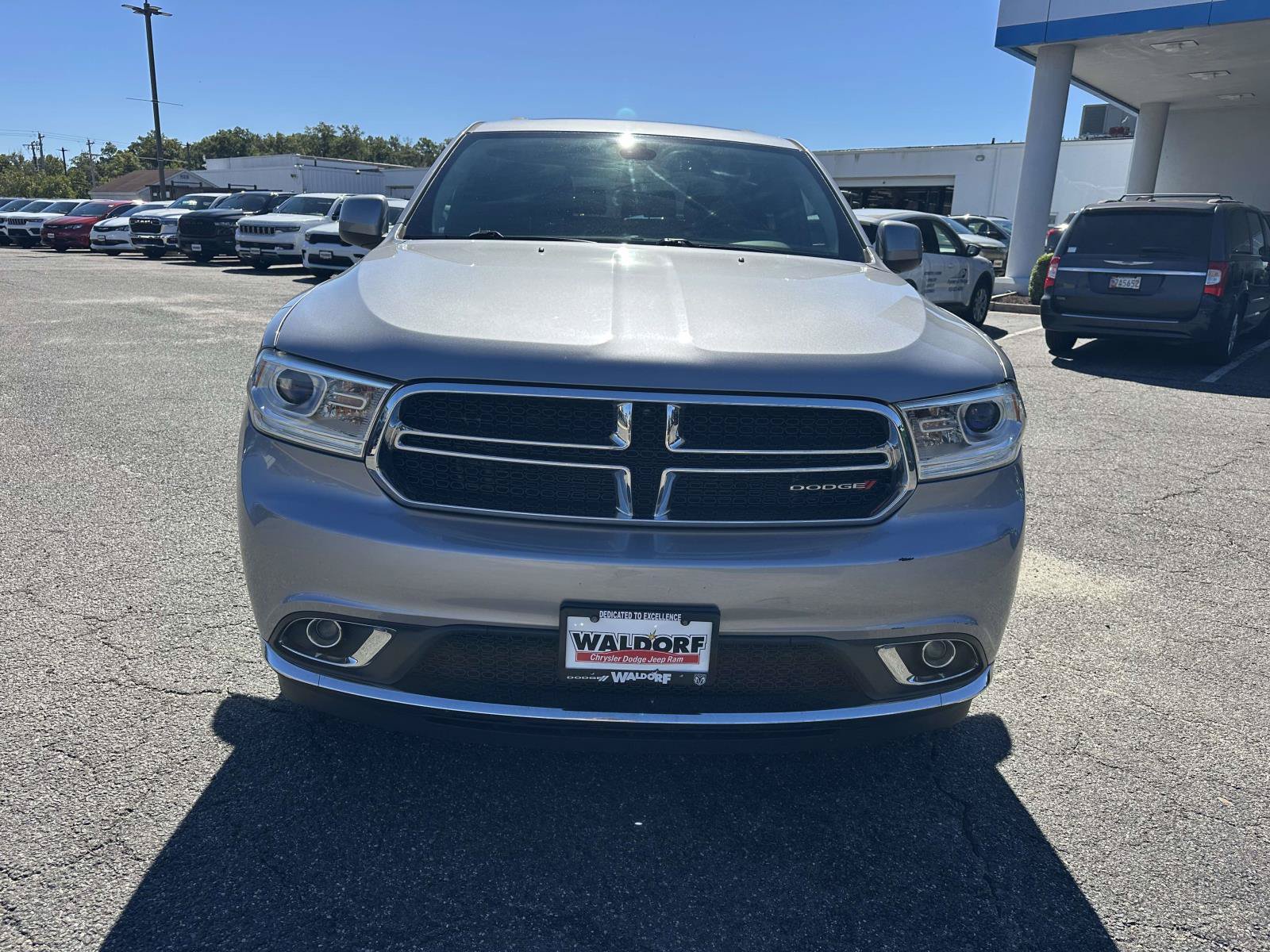 Used 2019 Dodge Durango SXT AWD/4WD image 2