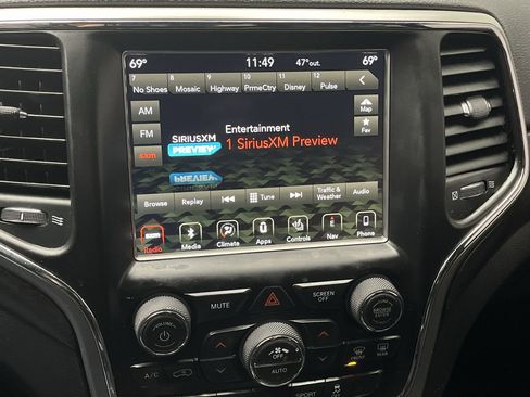 Used 2018 Jeep Grand Cherokee Altitude image 17