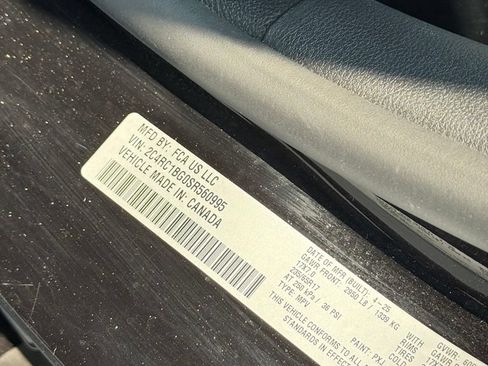 Used 2025 Chrysler Pacifica Select FWD image 23