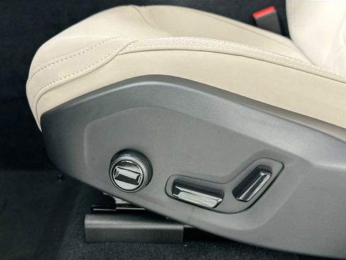 New 2026 Volvo XC90 T8 Plus image 17