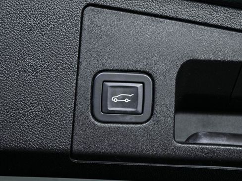 Used 2019 Cadillac XT4 Sport w/ Cold Weather Package FWD image 33