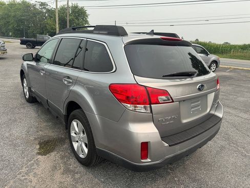 Used 2011 Subaru Outback 2.5i Limited AWD/4WD image 4