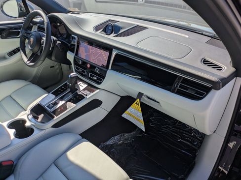 New 2026 Porsche Macan Turbo image 26