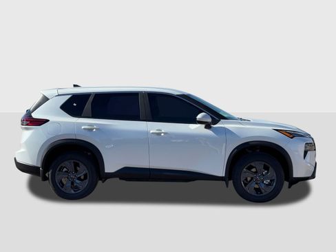 New 2026 Nissan Rogue SV FWD image 8