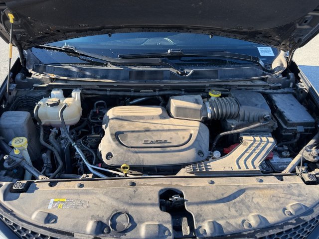 Used 2020 Chrysler Pacifica Touring-L Plus w/ Advanced Safetytec Group FWD image 24