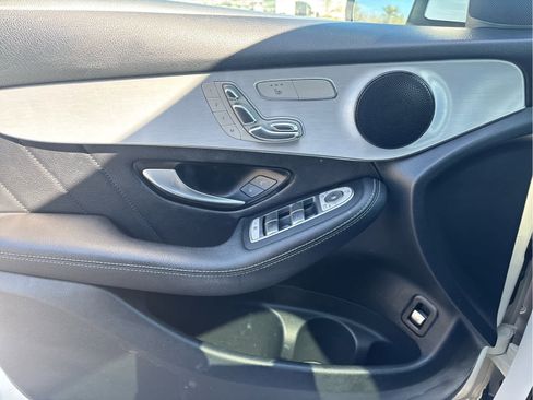 Used 2019 Mercedes-Benz GLC 300 4MATIC image 22