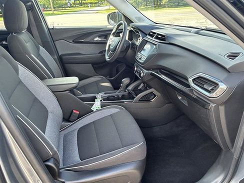 Used 2022 Chevrolet TrailBlazer LT AWD/4WD image 35