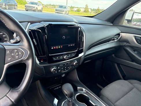 Used 2022 Chevrolet Traverse LT FWD image 22