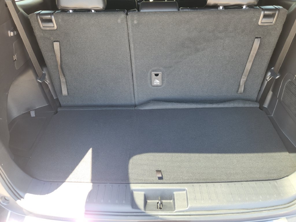 Used 2021 Toyota Highlander XSE FWD image 27