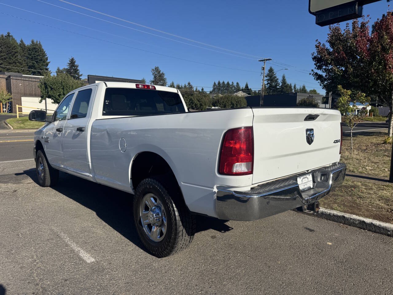 Used 2018 RAM 2500 Tradesman w/ Chrome Appearance Group AWD/4WD image 5