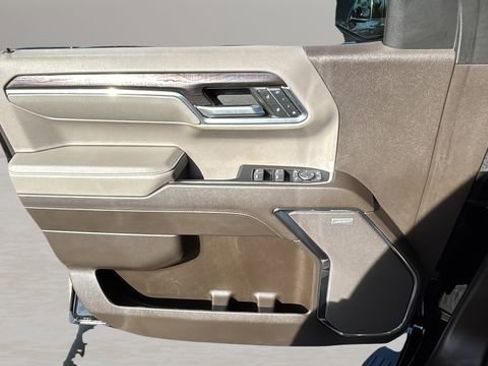 Certified 2023 Chevrolet Silverado 1500 LTZ w/ LTZ Premium Package image 17