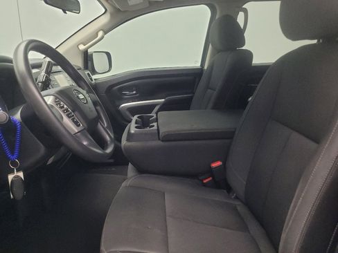 Used 2017 Nissan Titan SV RWD image 17