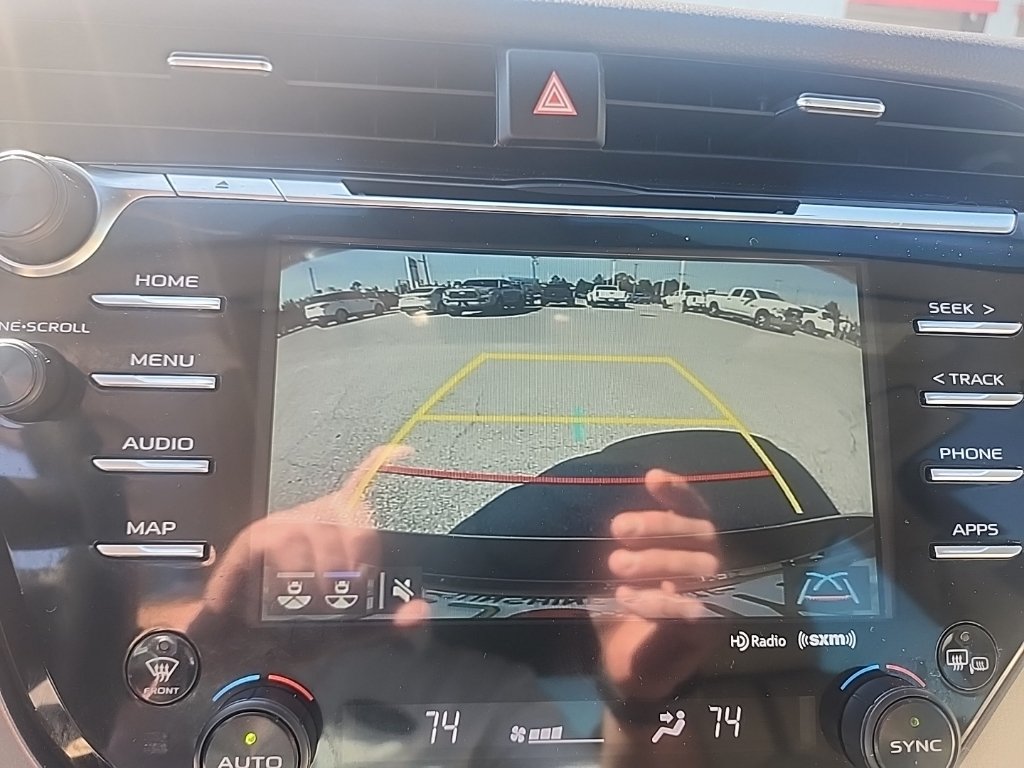 Used 2020 Toyota Camry XLE FWD image 4