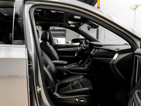 Used 2021 Cadillac XT6 Luxury FWD image 40